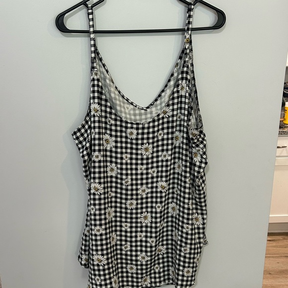Torrid Ava Cami V Neck Stretch Challis Daisy Print Plaid Black - Picture 6 of 7
